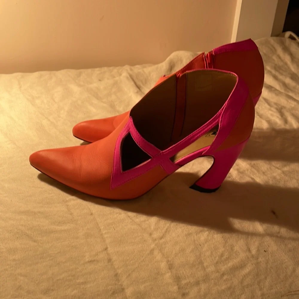 Woman’s fluevogs - Picture 1 of 5